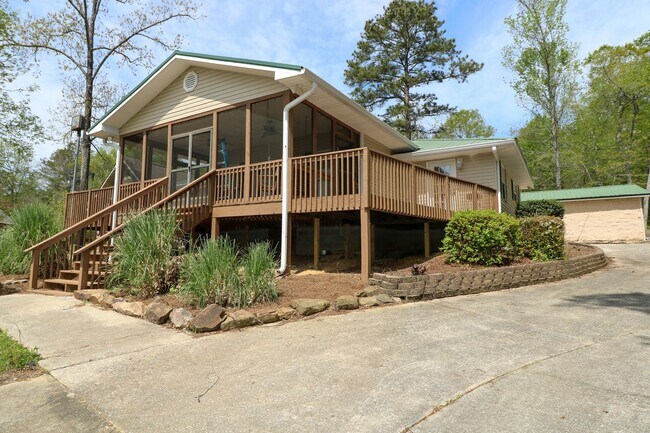 Photo - Wonderful Lake Home