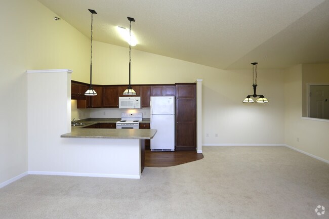 Photo - Courtyard at Highpointe