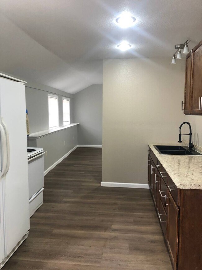 Photo - 1516 10th Avenue