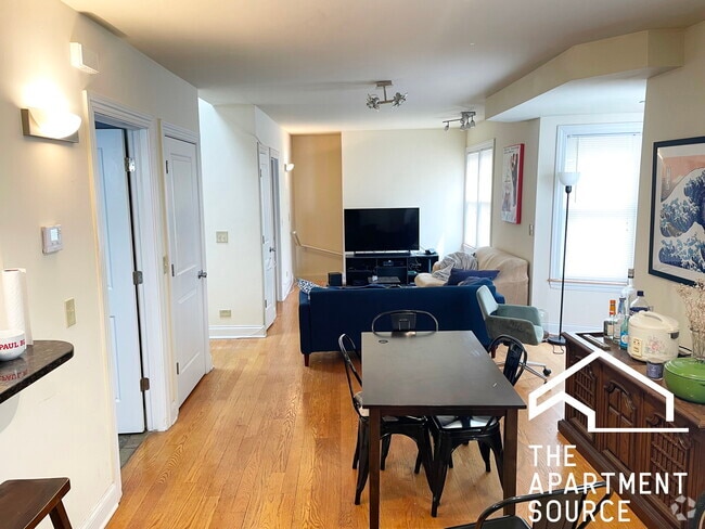 Building Photo - 1738 W Altgeld St Rental