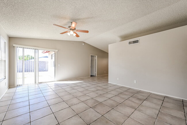 Photo - 4713 W Menadota Dr