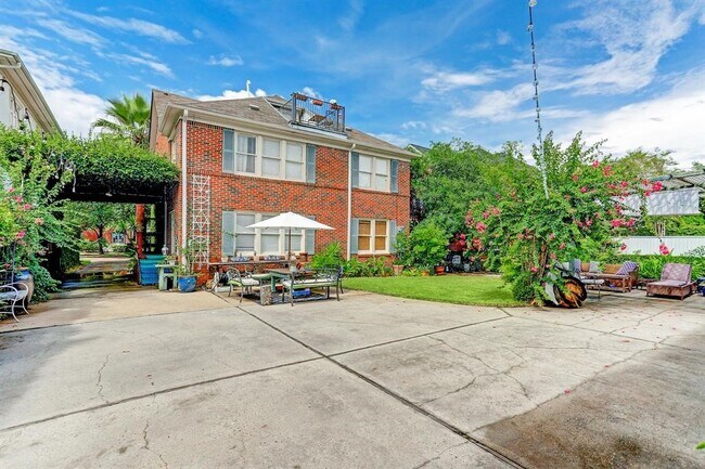 Photo - 2023 South Blvd Unit 3