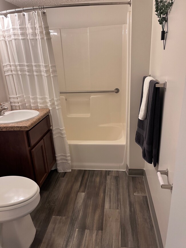 2 Bedroom Split 1/2 Bath - Brandychase Apartments