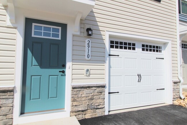 Photo - New construction tonwhome!