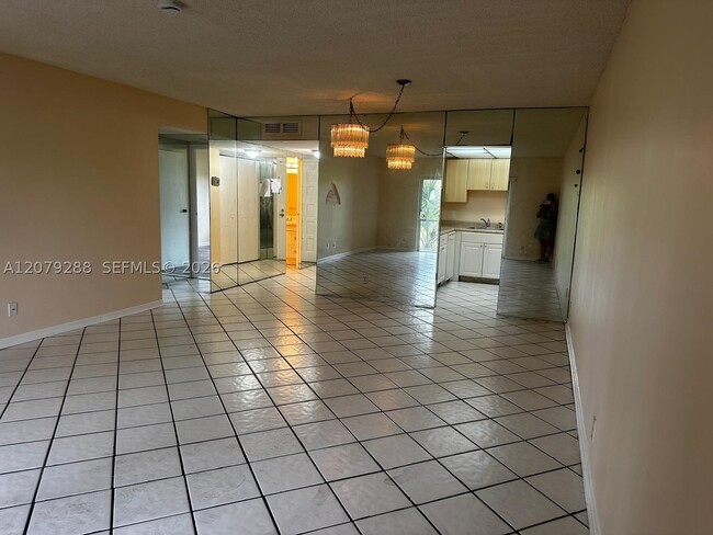 Building Photo - 6300 S Falls Cir Dr Unit 106