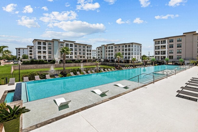 Photo - The Towers of Seabrook