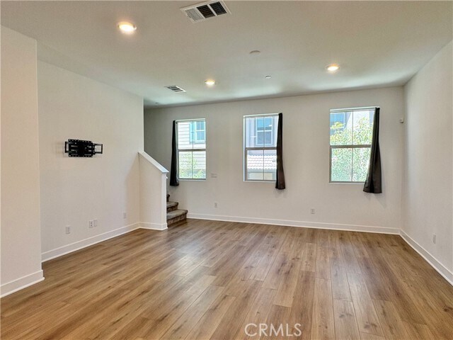 Photo - 2113 Crescent Moon