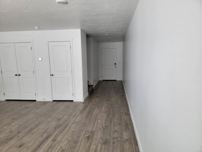 Photo - 4 Bed 2.5 Bathroom Townhouse