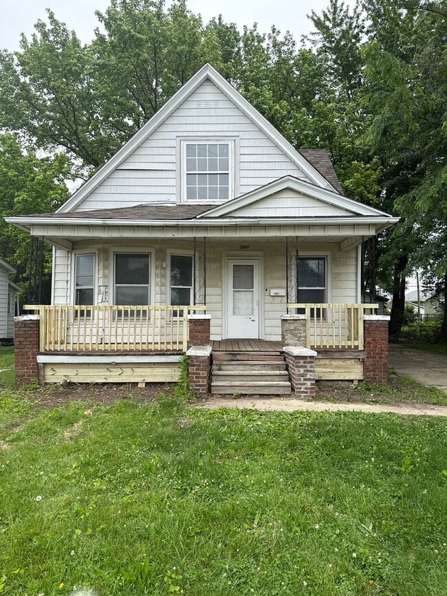 Building Photo - Quaint 4 BR/1 BA north side home!