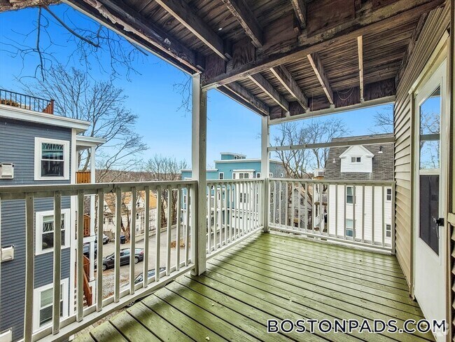 Building Photo - 31 Juniper St Rental