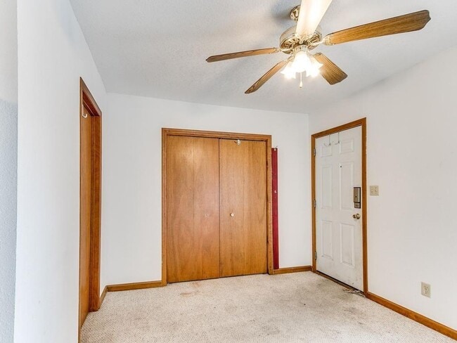 Photo - Spacious 5-Bedroom Home Near Drake University