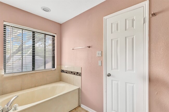 Photo - 8406 Vistadale Dr