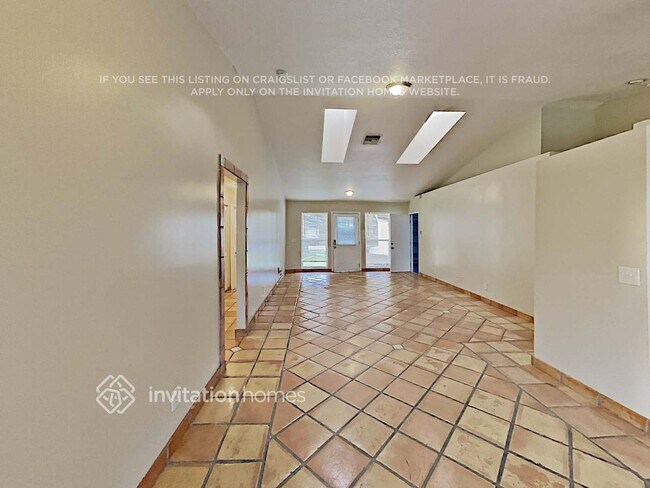 Photo - 6229 Ungerer St