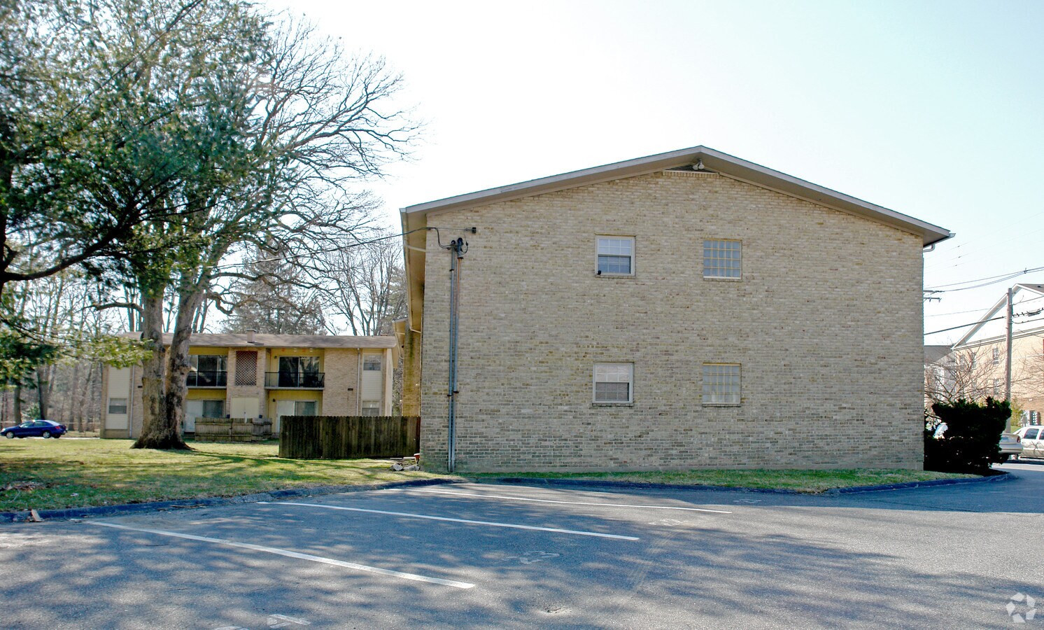 Exterior - Oak Court Apartments