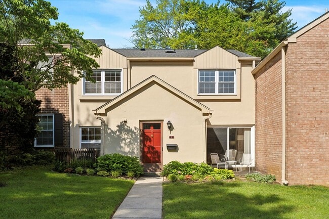 Beautiful 2-Bedroom, 2.5-Bath Townhome in ... - Beautiful 2-Bedroom, 2.5-Bath Townhome in ...