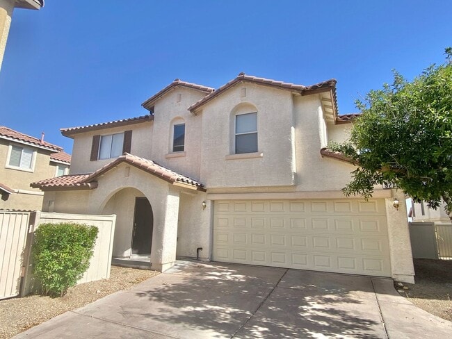 Building Photo - BEAUTIFUL 3 BEDROOM 2.5 BATHROOM 2 CAR GAR... Rental
