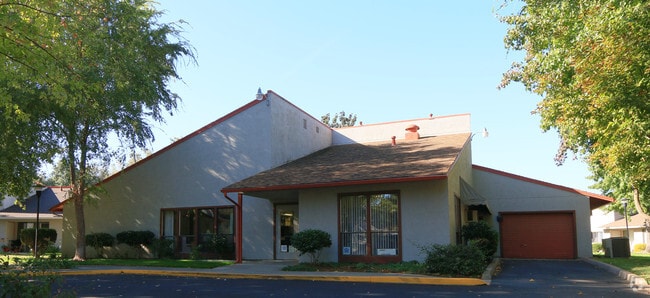 Donner Trail Manor - Donner Trail Manor