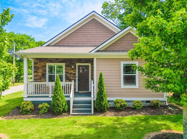 Building Photo - Stunning 3-Bedroom, 2-Bathroom Home Featuring Open-Concept Luxury Living $2150/mo rent