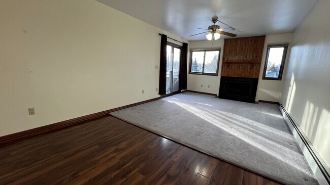 Photo - Spacious 2 Bedroom Condo in Eastridge! Car...