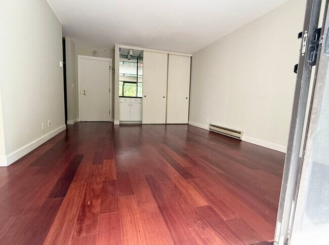 Photo - 4 Admiral Dr Unidad B332