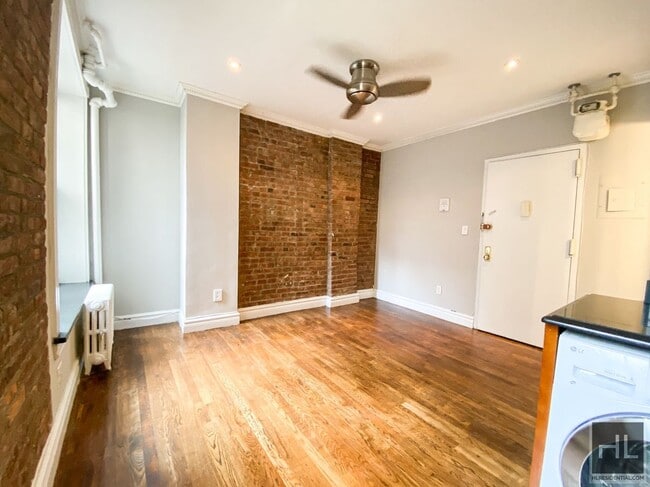 Photo - Mott Street Unit 2CD