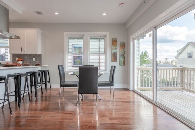 Photo - 71 Savin St Unit 2