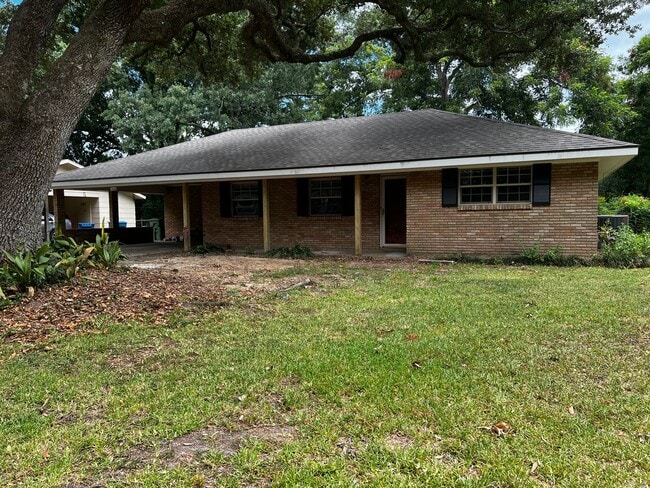 106 Claymore Dr