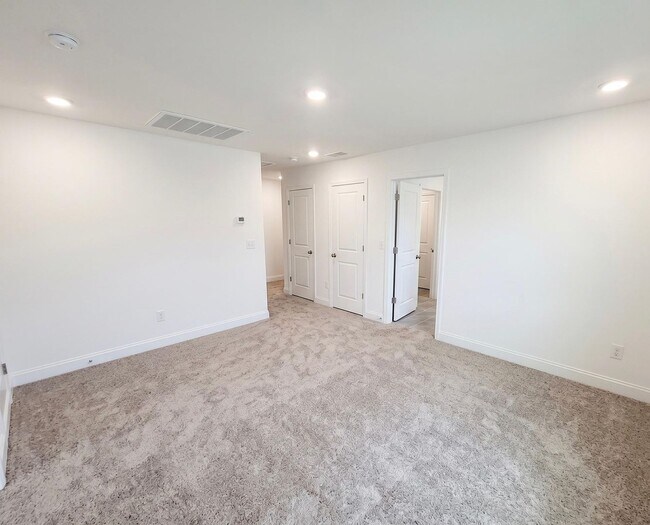 Photo - 207 Ensemble Blvd