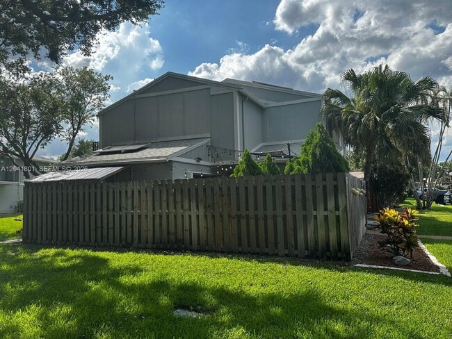 Photo - 13290 NW 7th St