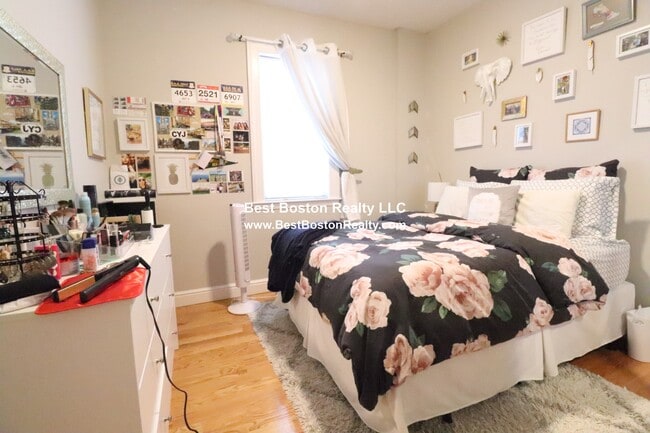 Photo - 33 Portsmouth St Unit 1R