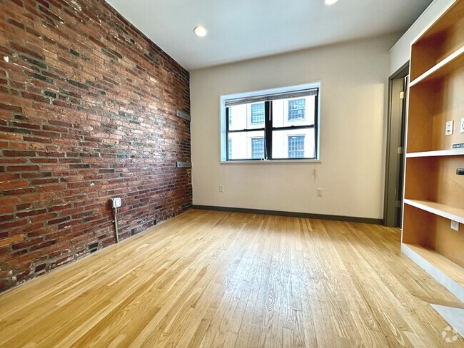 Building Photo - 142 Bowdoin St Rental