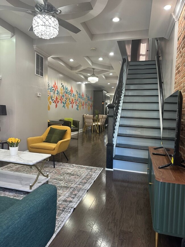 Photo - Fully Furnished! Spacious Rooms! Modern De...