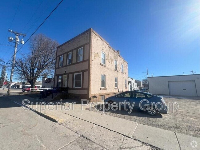 Building Photo - 106 W Stroud St Unit 1 Rental