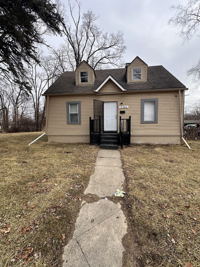 Photo - 18900 Pierson St