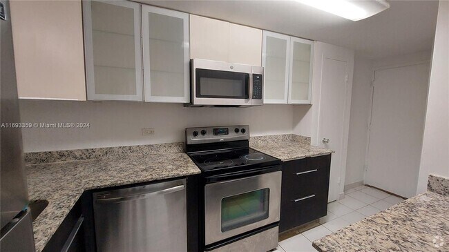 Building Photo - 999 Brickell Bay Dr Unit 706 Rental