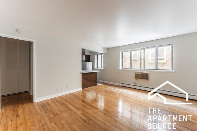 Photo - 5909 N Kenmore Ave Unit 206