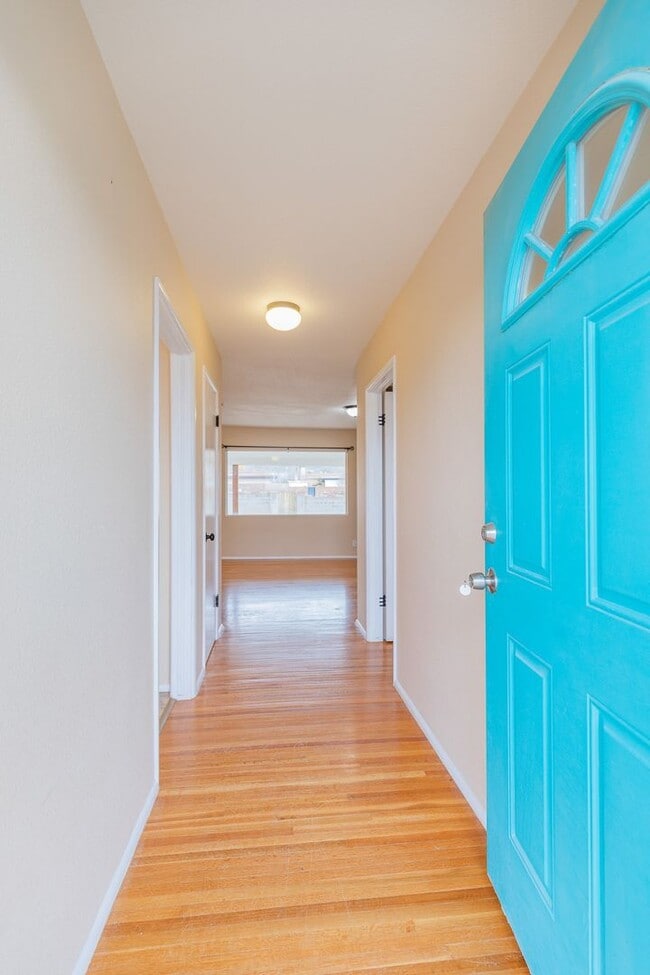 Photo - Bright & Inviting 3 Bed 1 Bath Home - Featuring Large Backyard!