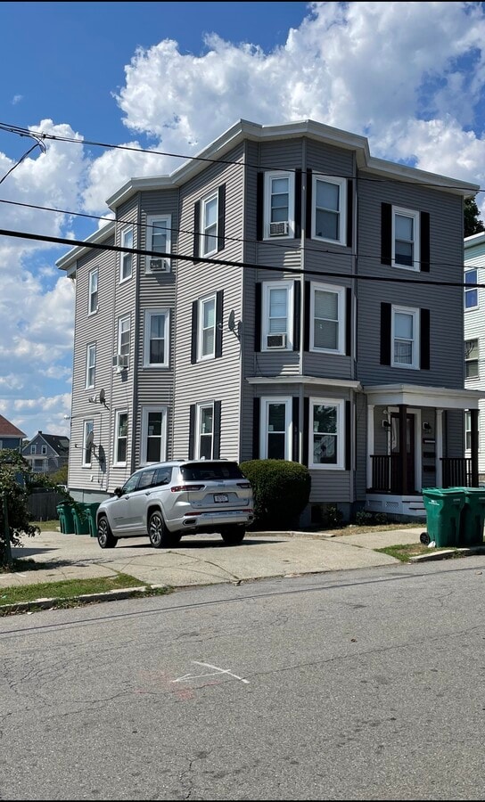 Front - 36 Ashland St Unit 2