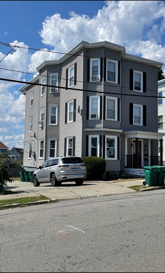 Building Photo - 36 Ashland St Unit 2