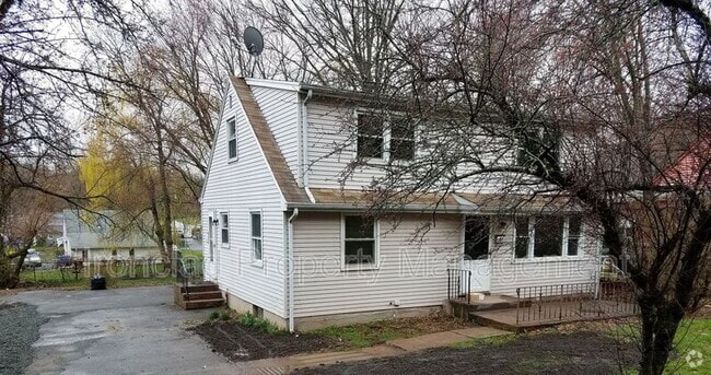 Building Photo - 167 Newfield St Rental