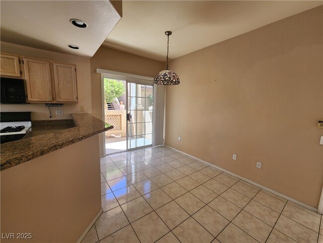 Building Photo - 2925 Wigwam Pkwy Unit 1612 Rental