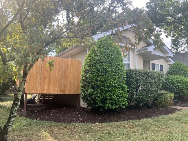 Photo - 1001 Clifton Ln Unit 7