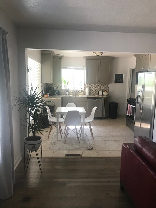 Photo - 777 E 1300 S