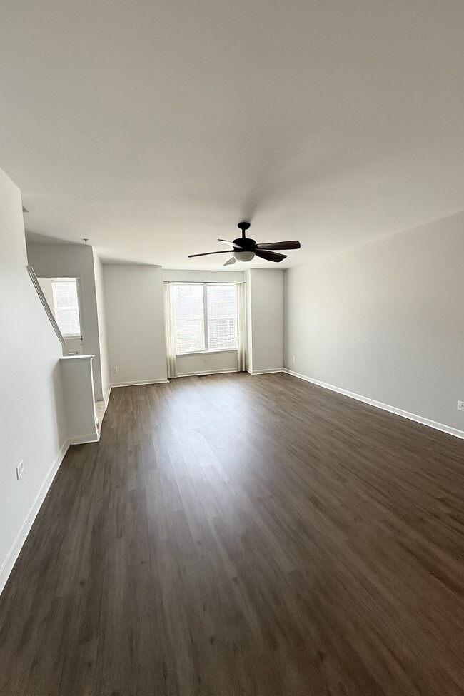 Building Photo - 23201 Foxglove St Rental