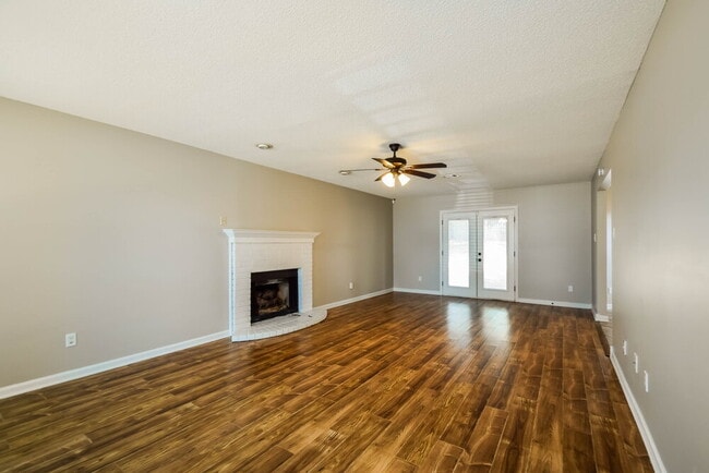 Photo - 8151 Cross Creek Ct