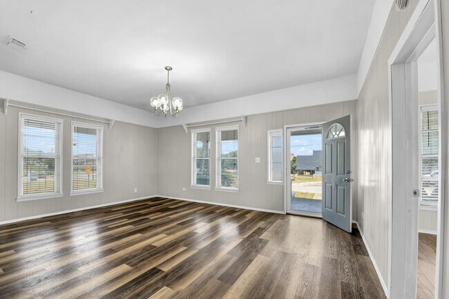 Photo - 200 SW 6th Ave