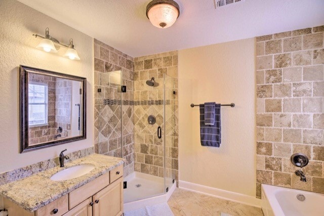 Building Photo - 605-606 6th St Unit F