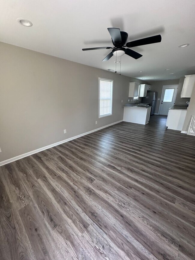 400 Sanderson Dr Unit A