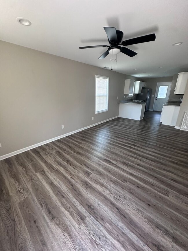 Photo - 400 Sanderson Dr Unit A