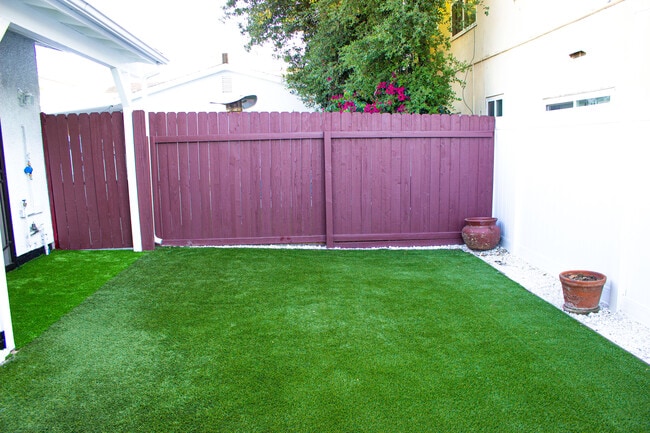 Photo - 659 Salem St